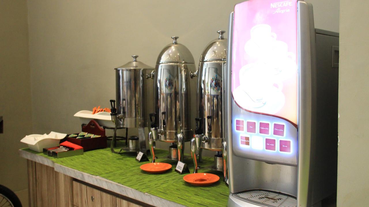 Ibis Styles Jakarta Mangga Dua Square Exteriör bild