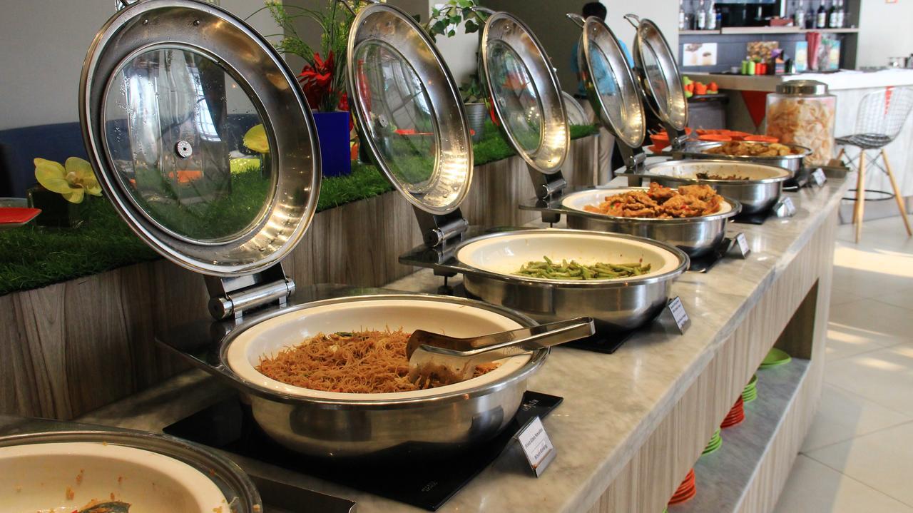 Ibis Styles Jakarta Mangga Dua Square Exteriör bild