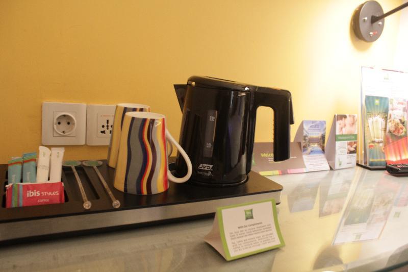 Ibis Styles Jakarta Mangga Dua Square Exteriör bild