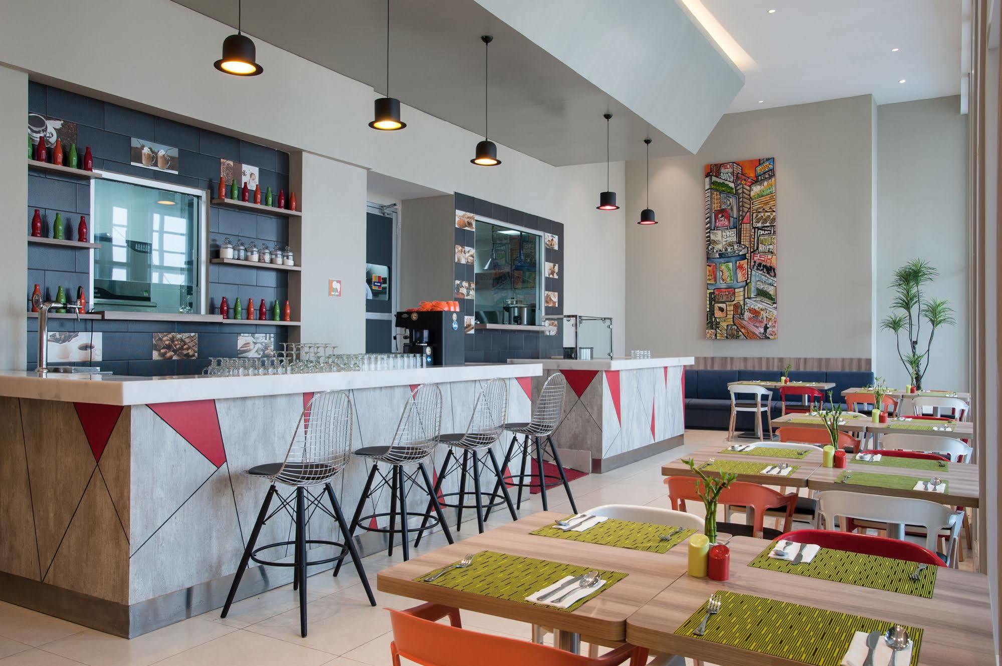 Ibis Styles Jakarta Mangga Dua Square Exteriör bild
