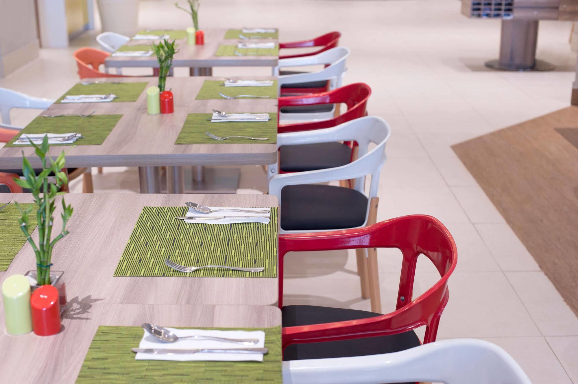 Ibis Styles Jakarta Mangga Dua Square Exteriör bild