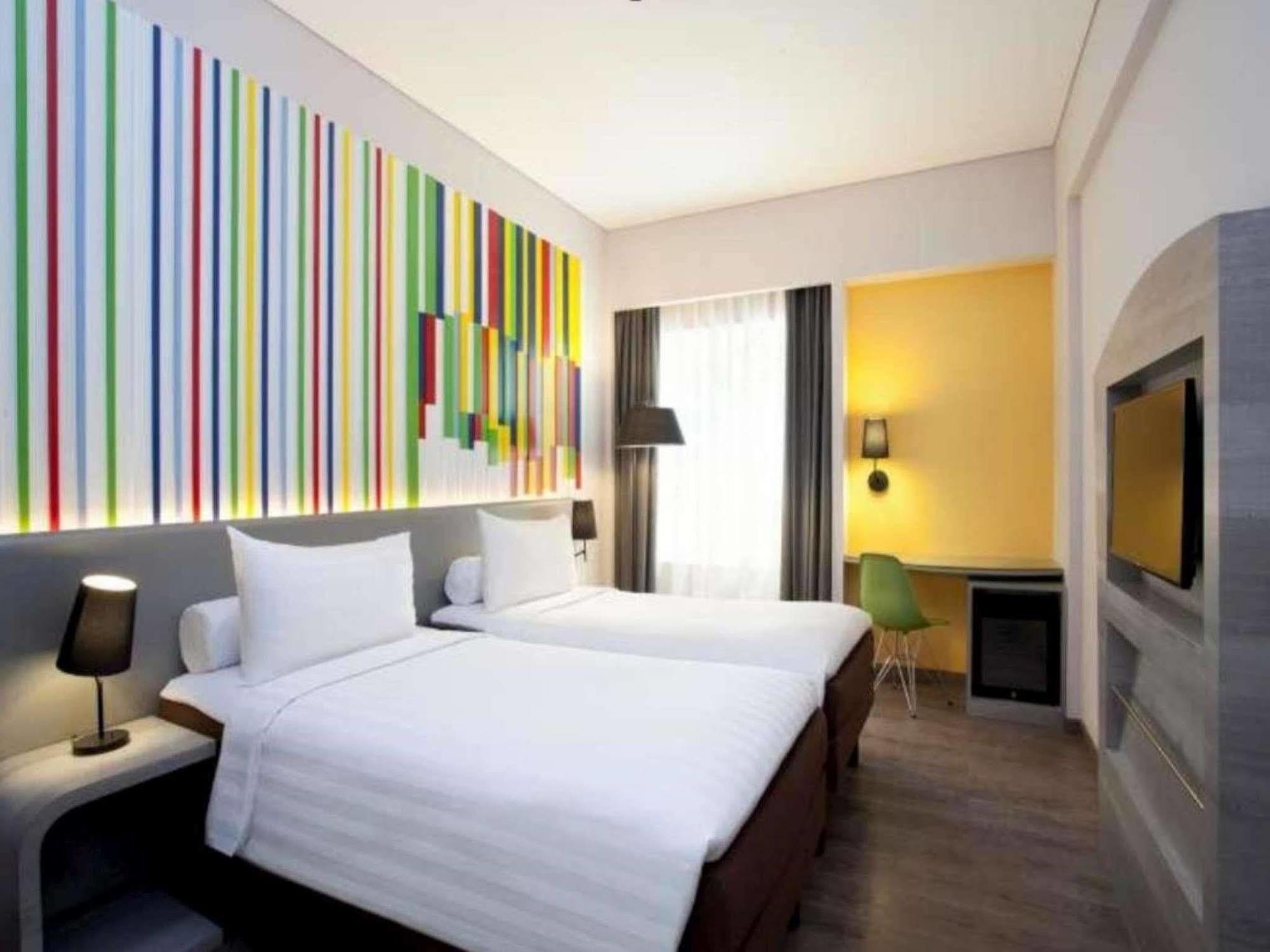 Ibis Styles Jakarta Mangga Dua Square Exteriör bild
